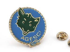 Distintivo lupo smaltato maglione